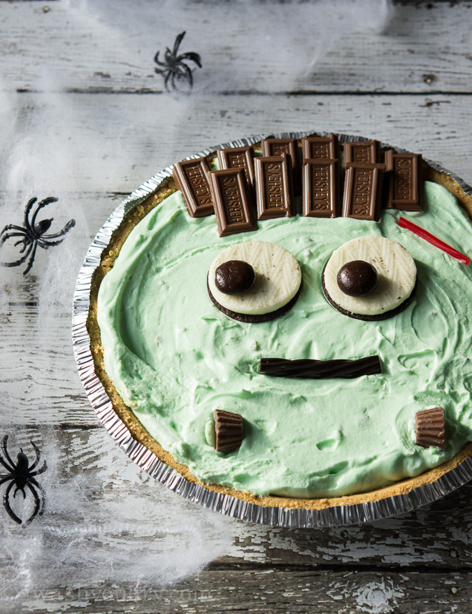Creative &amp; Spooky Halloween Pie Ideas
