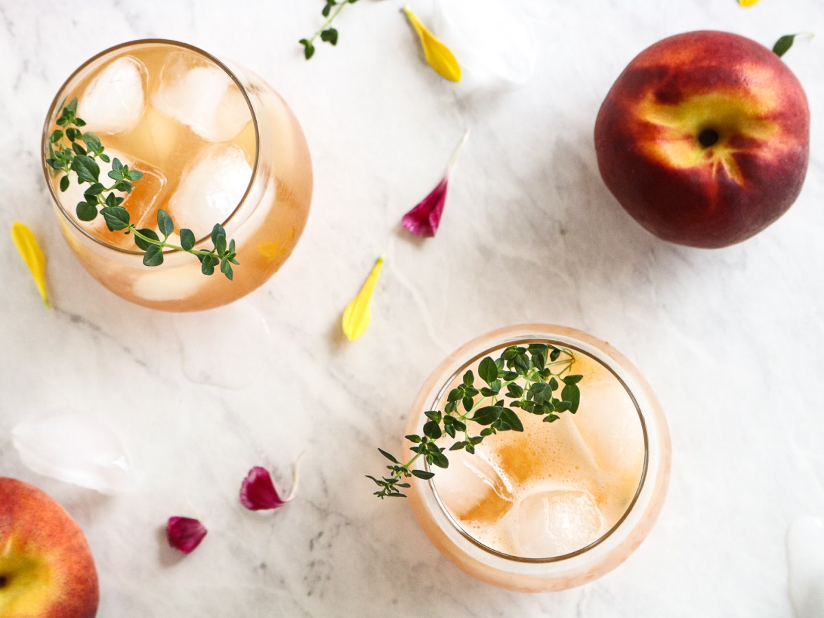 Peach Thyme Bourbon&nbsp;Smash