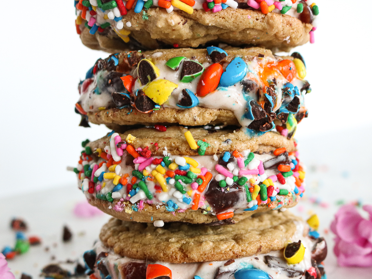 Dark Chocolate Cherry Ice Cream Cookie&nbsp;Sandwiches